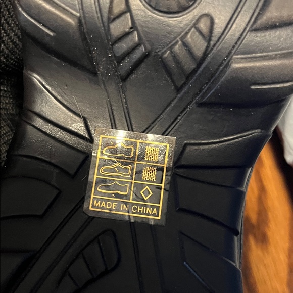 Black Slip-On Women’s Sneakers 9 - Picture 6 of 6